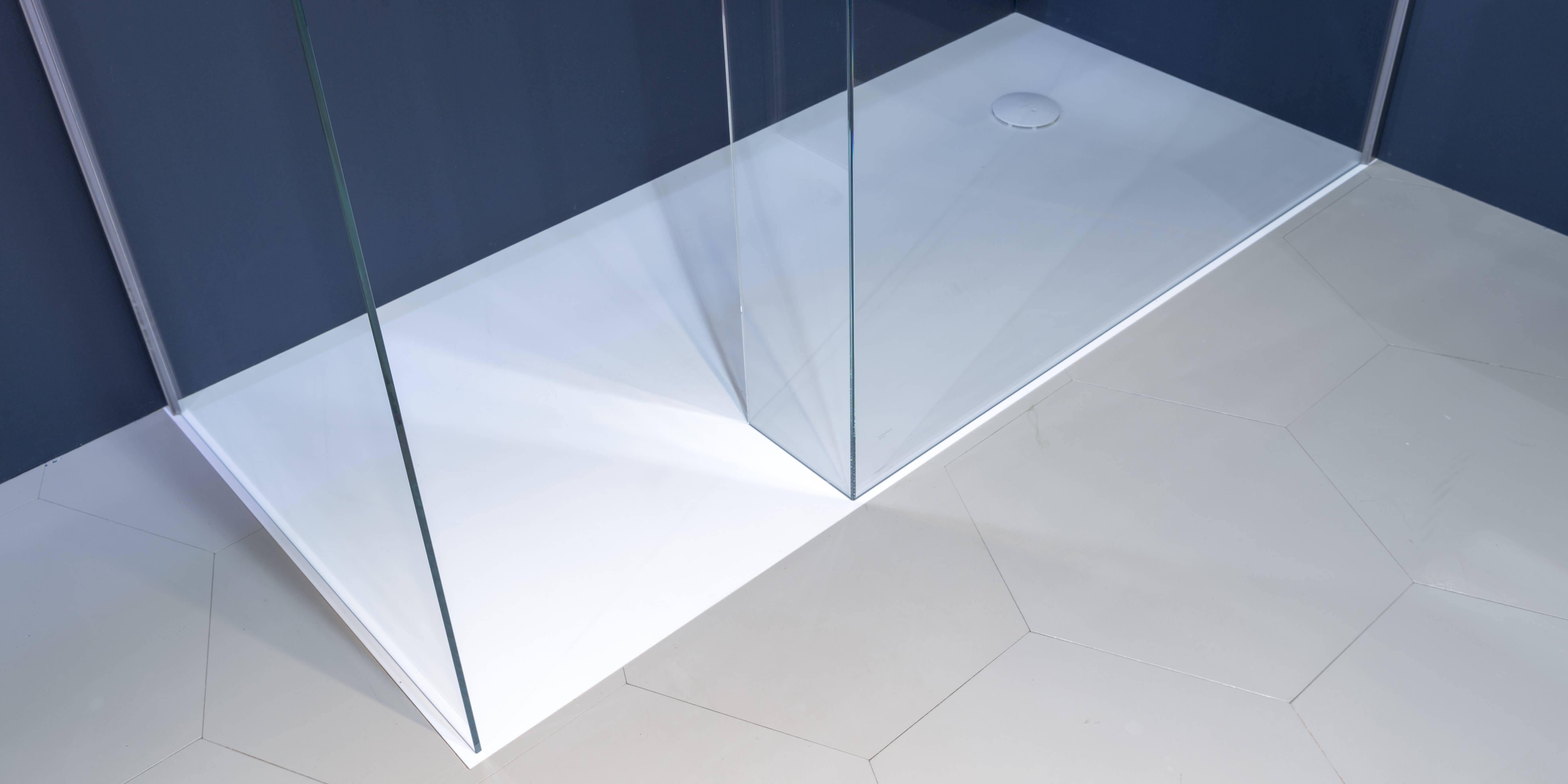 Shower Trays + Enclosures / official image