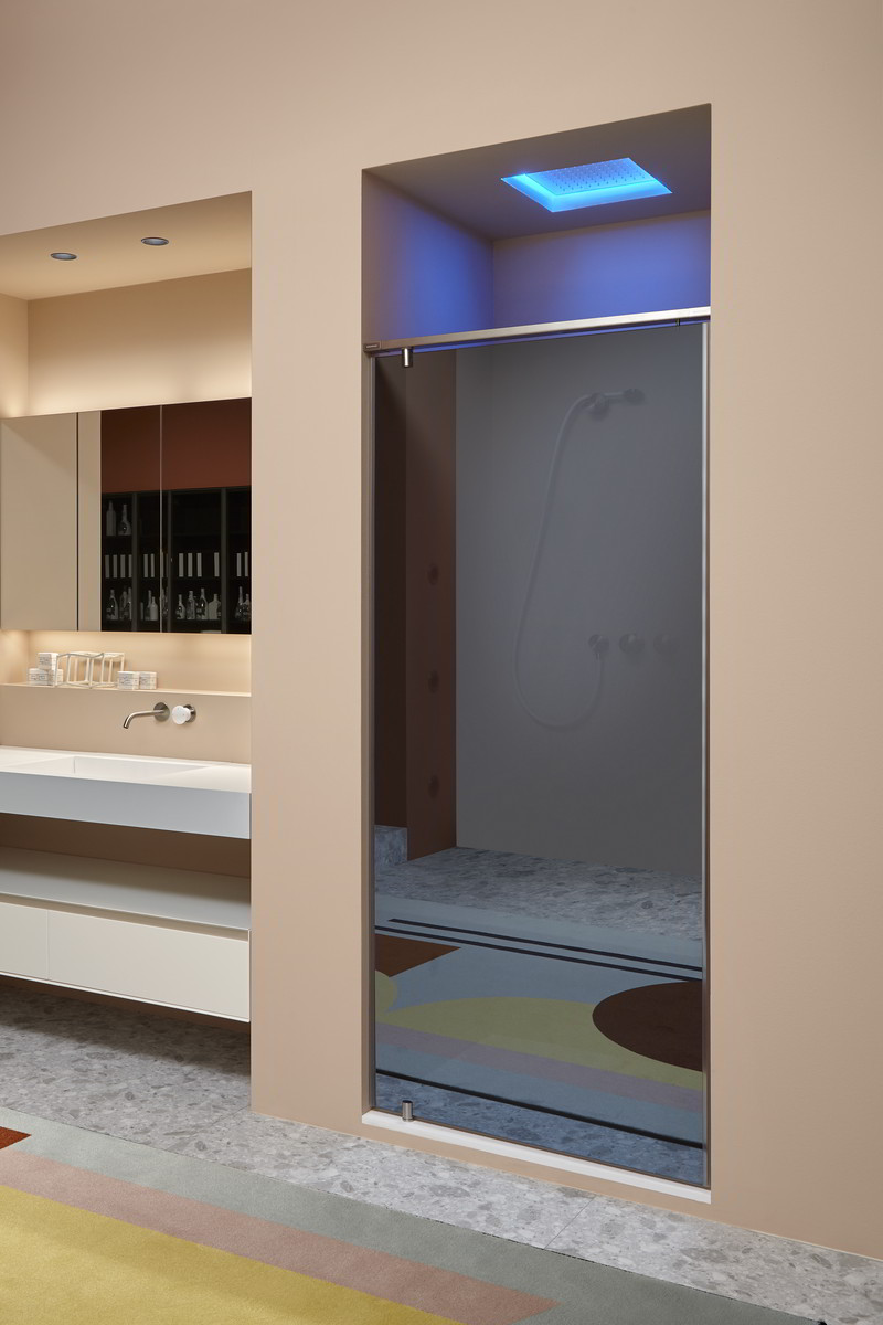 Shower Trays + Enclosures / official image