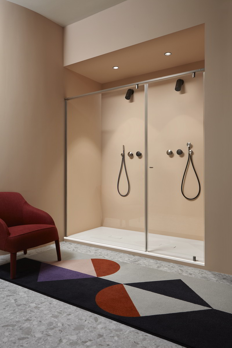 Shower Trays + Enclosures / official image