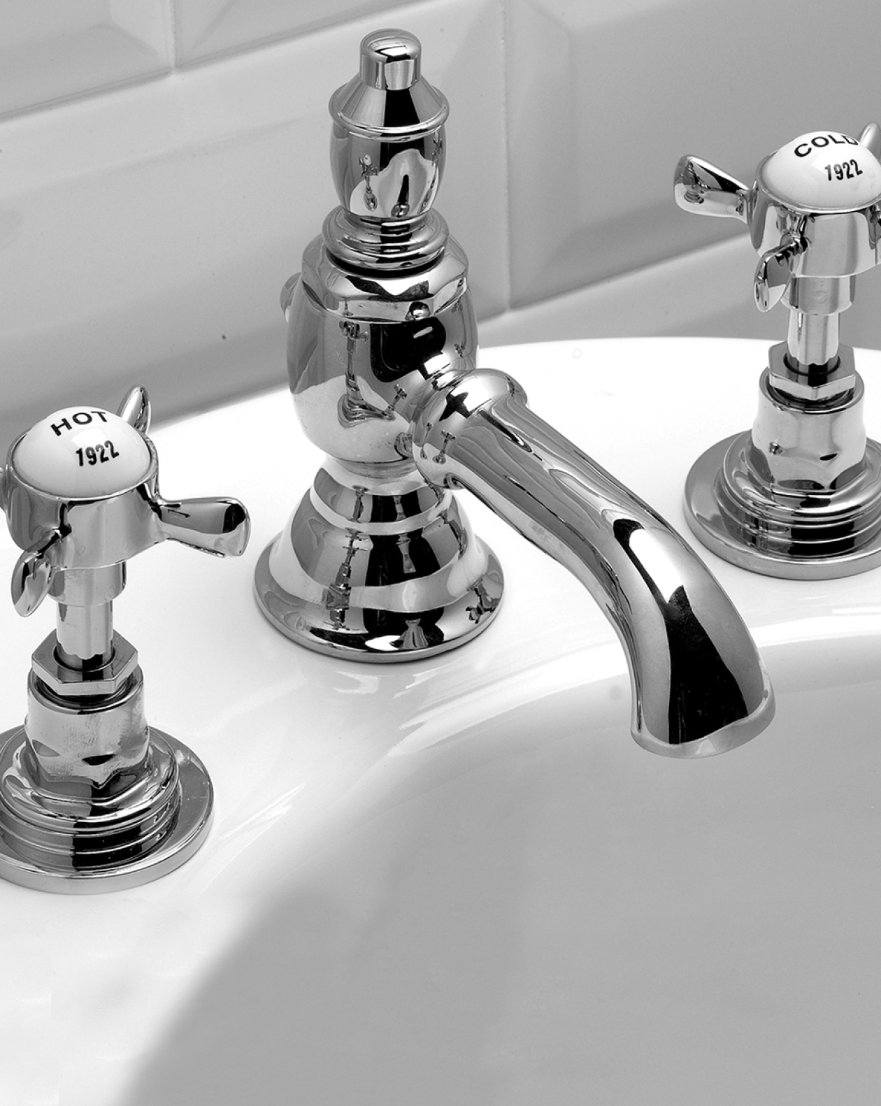 Antique bidet set