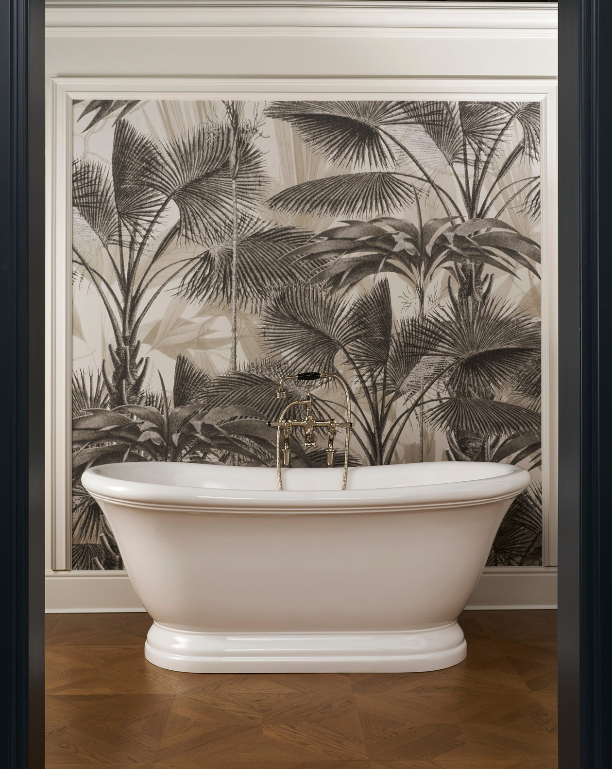 Aurora Bathtub