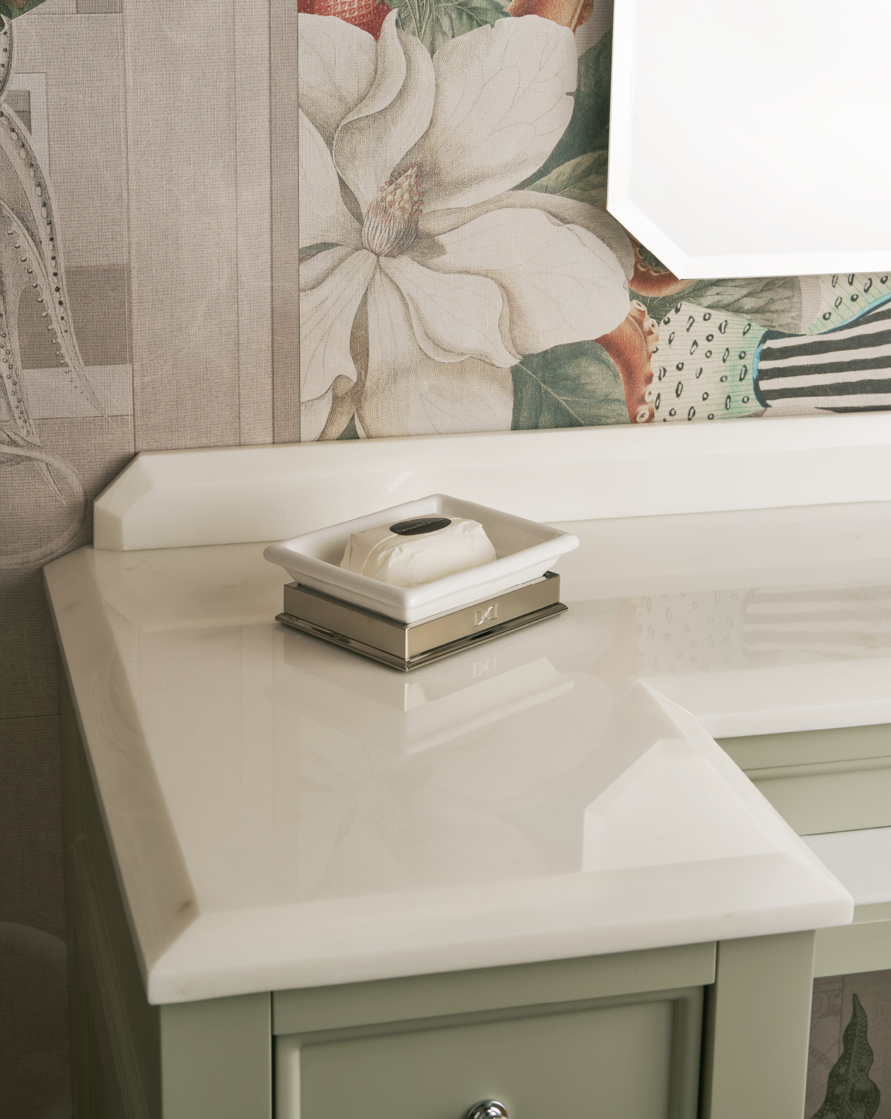 Cube Free-standing soap dish