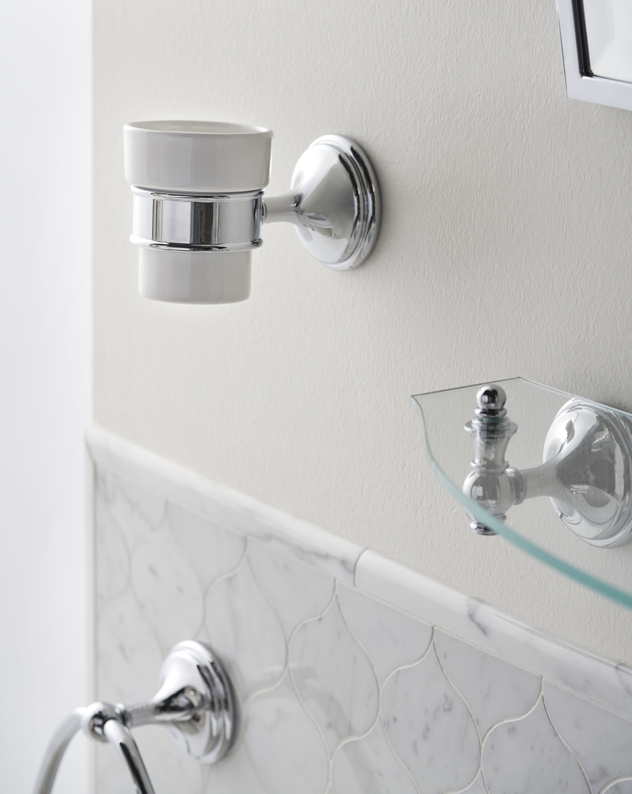 Kalos Toothbrush holder