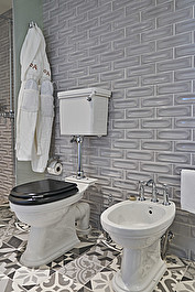 Rose Bidet
